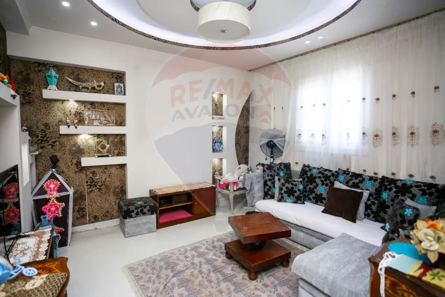 شقة للبيع 125 م فيكتوريا (ش عبد السلام عارف علي الترام)