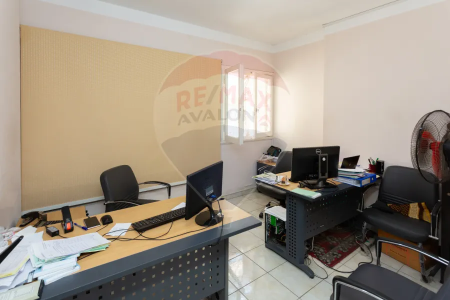 شقة للبيع 300 م سموحة (ش الطيار محمود شكري)