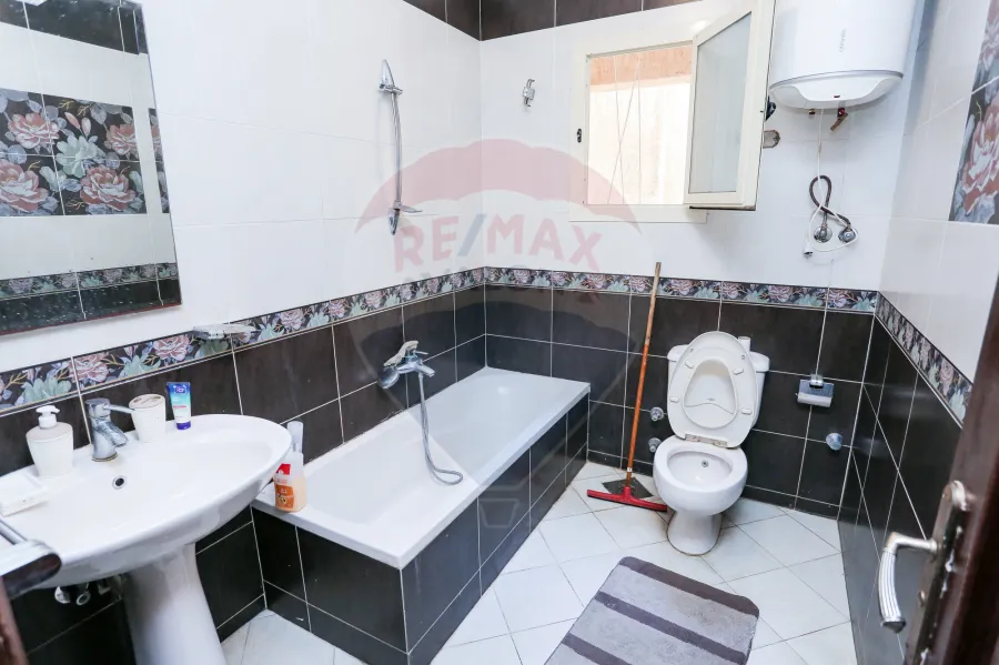 Apartment For Sale 210 m Gleem ( Steps From The Sea )