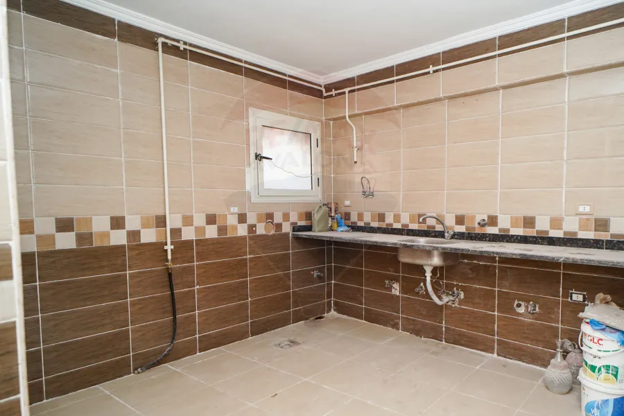 Apartment for sale 180 m AlIbrahimiah (infront of sporting club)