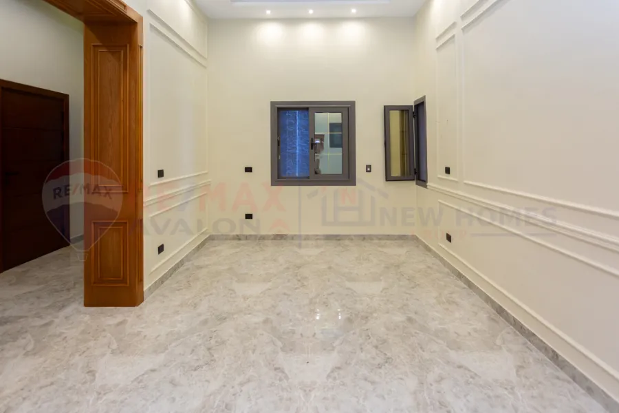 Ground apartment with garden for sale 280 m Kafr Abdo (Steps from Abo Qir St.)