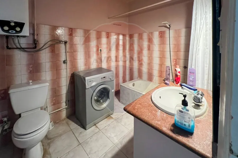 Furnished apartment for rent 135 m Stanly (Steps from the sea)