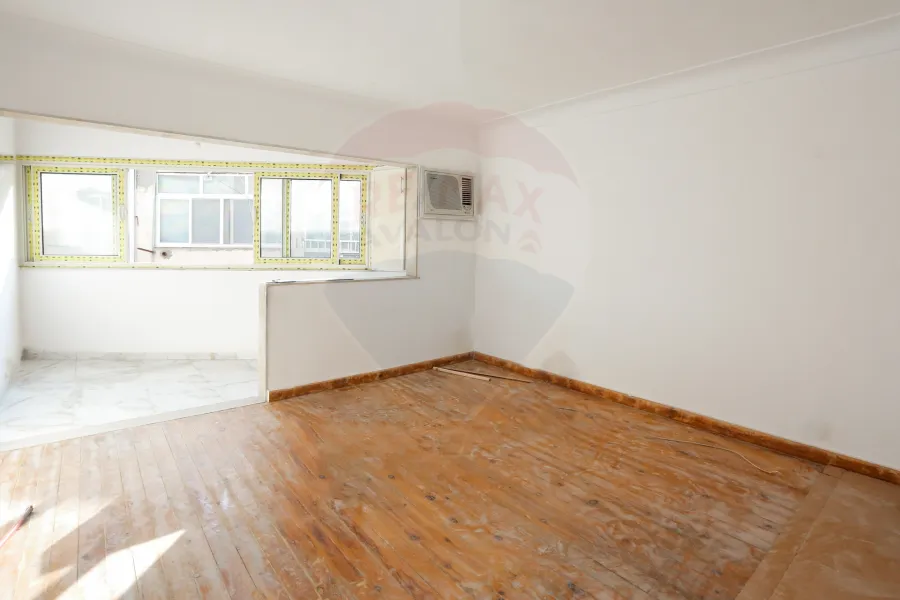 Apartment for sale 140 m Smouha (Ismail Serry St.- Branched from Fawzy Moaz St.)