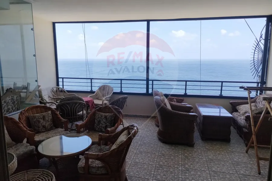 شقه للبيع 330 م الابراهيمية (تاني نمرة من البحر)