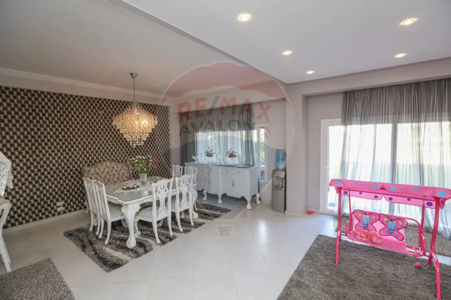 فيلا مسجلة للبيع 900 م كينج مريوط (امام استاد برج العرب)