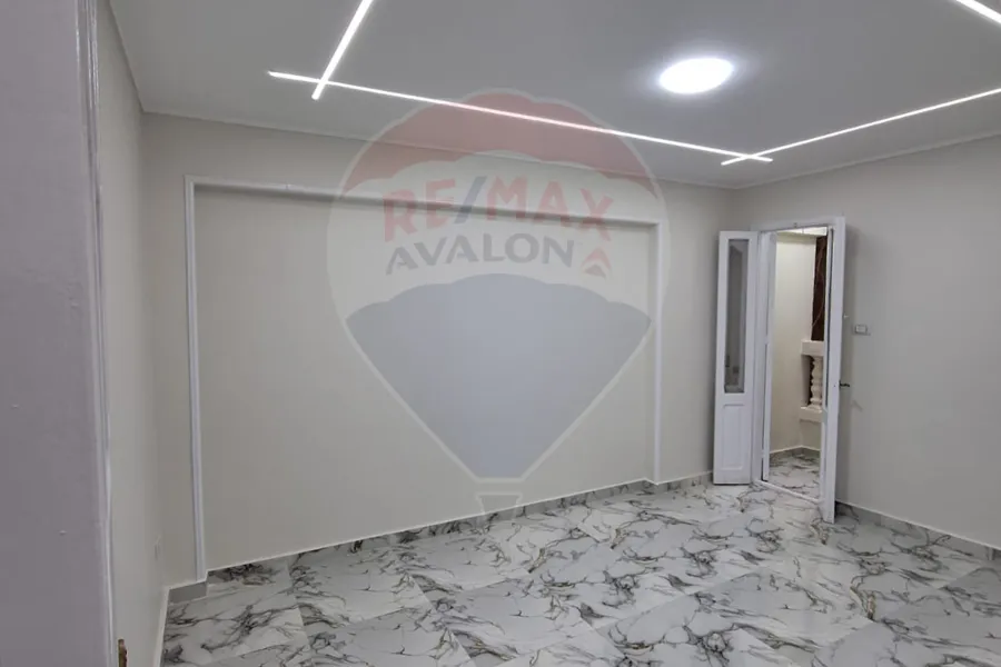 شقه للبيع  140 م سيدي بشر ( خطوات من شارع العيسوي )