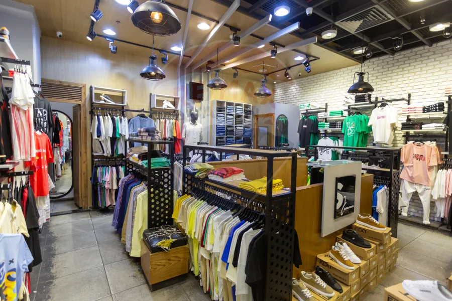 Shop for rent 58 m San Stefano (inside San Stefano Mall)