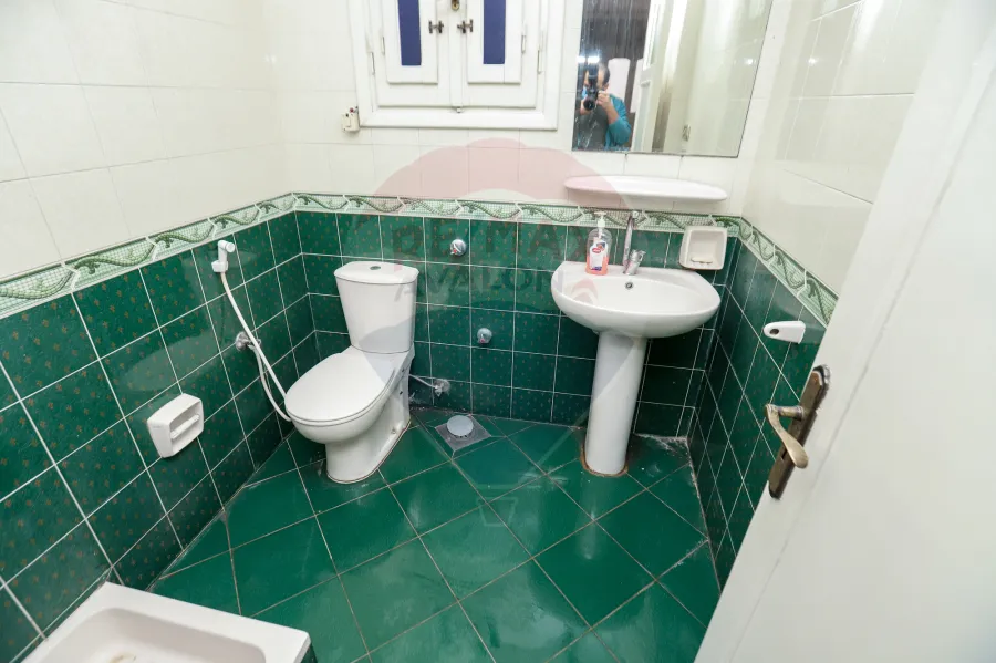 شقة للبيع 170 م السيوف ( متفرع من الترام )