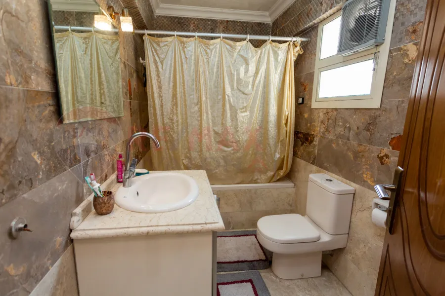 شقة للبيع 177 م سموحه (ش ذكي رجب)