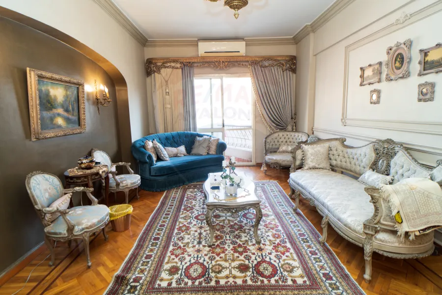 شقة للبيع 210 م سموحة (ش توت غنخ آمون)