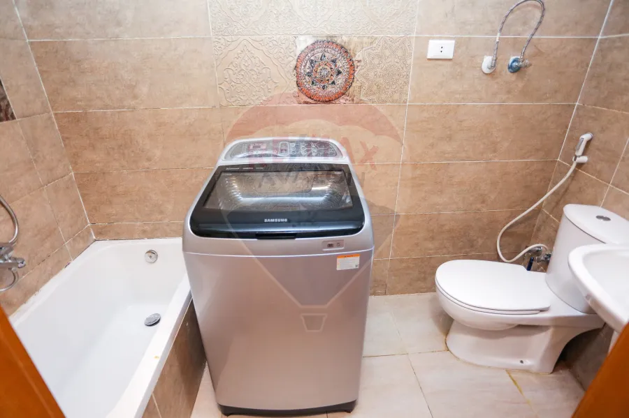 شقة للبيع 320 م سبورتنج (خطوات من ش أبو قير)