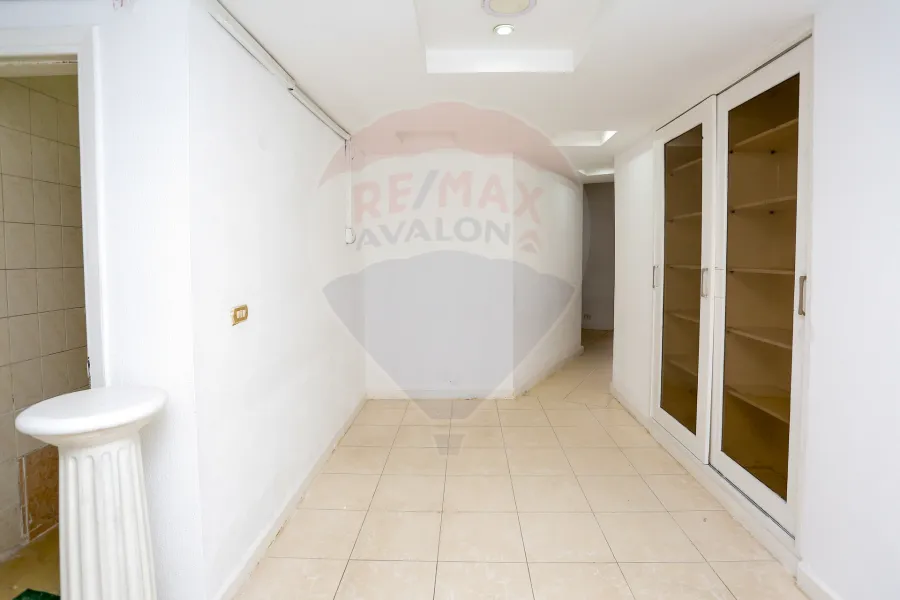 مقر ادارى للبيع 180م  لوران ( ش الاقبال الرئيسي)