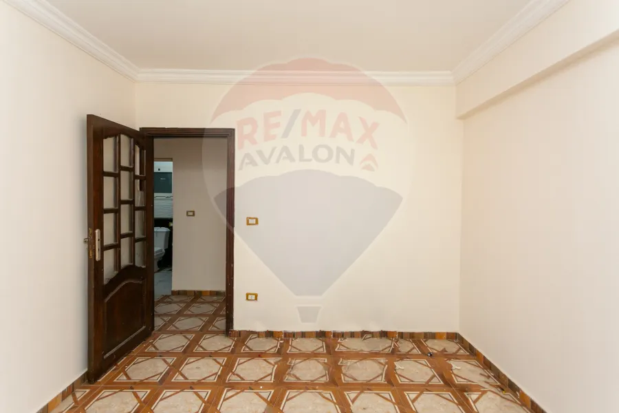 شقة للبيع 160 م المندرة ( ثاني عمارة من البحر )