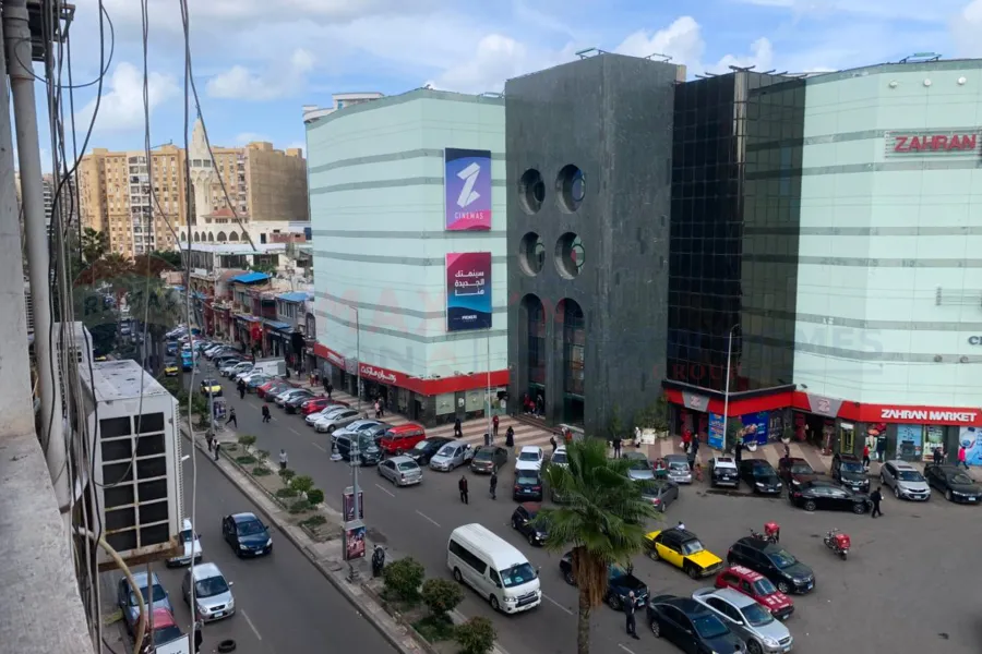 شقة للبيع 106 م سموحة (امام مول زهران)