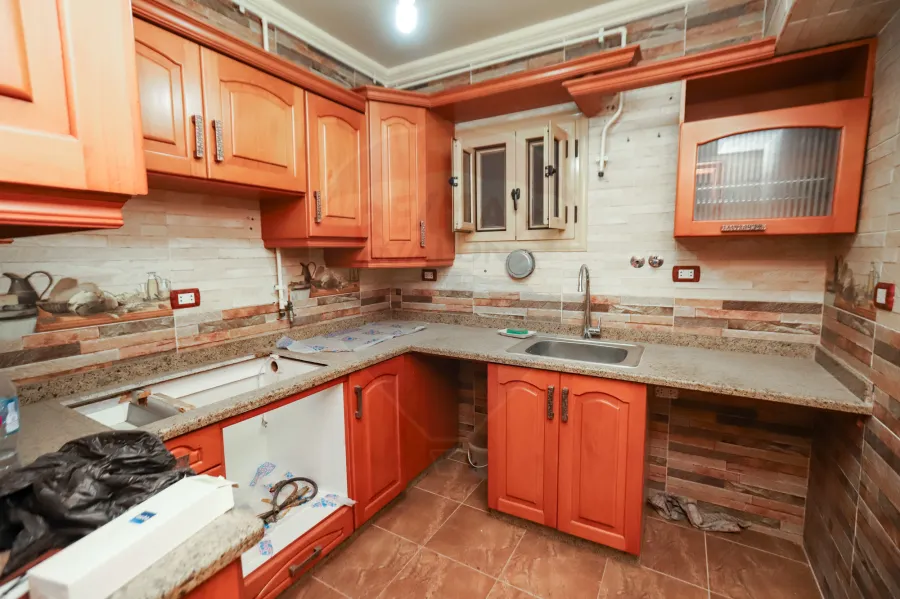 شقه للبيع 117م زيزينيا (خطوات من شارع أبوقير)