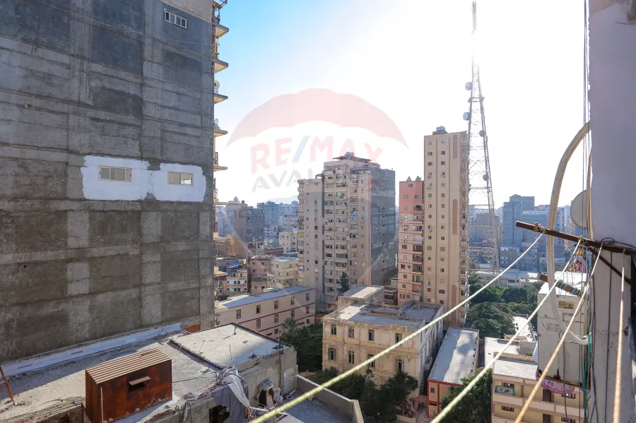 شقة للبيع 117 م زيزينيا (ش رياض)