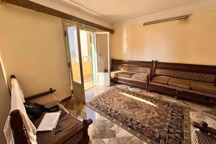 شقة للبيع 140 م  سيدى بشر ( خلف فندق هيلتون كورنيش)