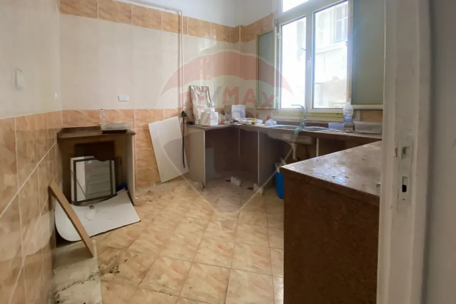 شقة للإيجار 200 م الأزاريطة (متفرع من ش شامبليون)