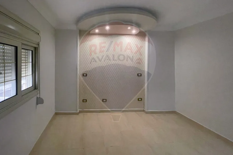 Apartment for sale 120 m Zizinia (second number from Abu Qir Street)