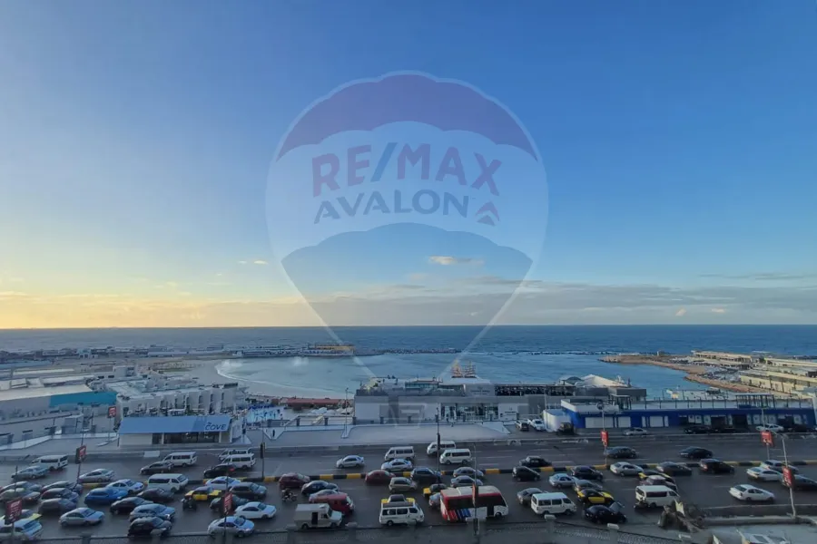 شقة للايجار 400 م جليم (علي البحر مباشرة)