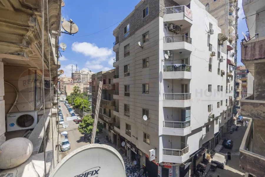 Apartment for sale 185 m Gleem (Mahmoud El Deeb St - second number from the sea)
