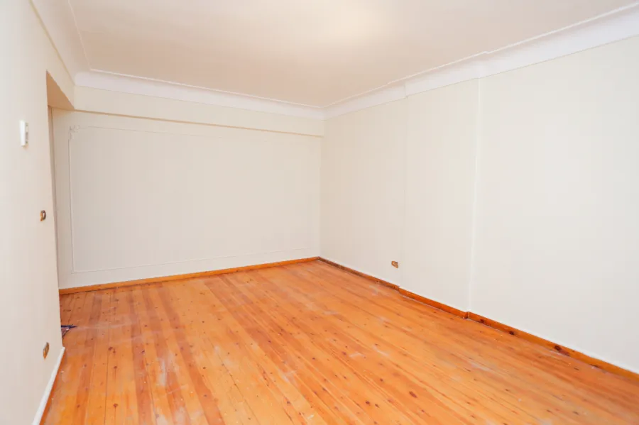 شقة للبيع 300 م سموحة ( ش الخمسين )