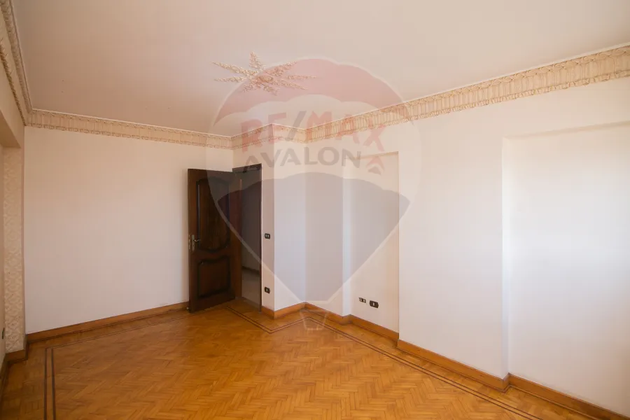 شقة للبيع 175 م مصطفى كامل (خطوات من كيروسيز)