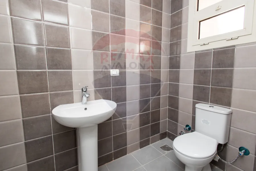 شاليه للبيع الساحل (سيدى عبد الرحمن - قرية اجورا)