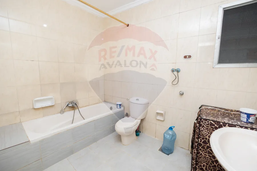 شقة للبيع 165 م ميامي (ش أمين خيرت الغندور)