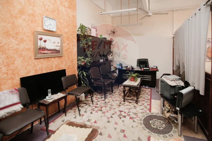 مقر إداري للإيجار 250 م المنتزة (أمام قصر المنتزة)