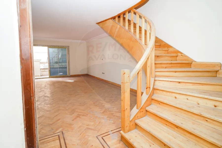 شقة دوبلكس للبيع 180 م لوران (ش الاقبال الرئيسى)