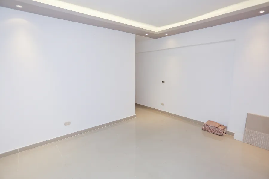 شقة للبيع 120م السرايا (4 نمرة من البحر)