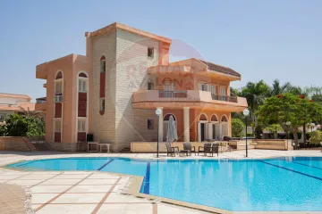 فيلا مسجلة للبيع 3,700 م كينج مريوط (ش رشيد)