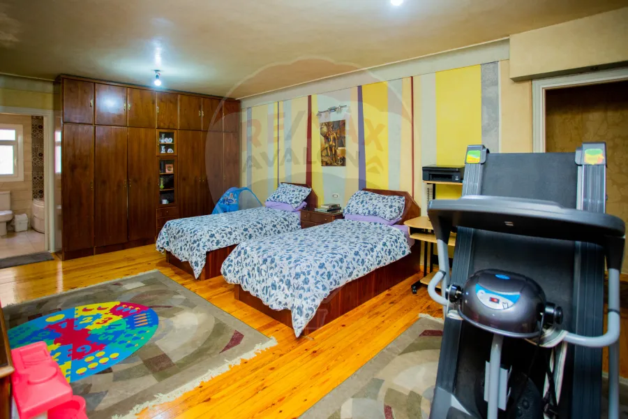 Apartment for sale 300 m sidi gaber (El-Mosheer Ahmed Ismail st)