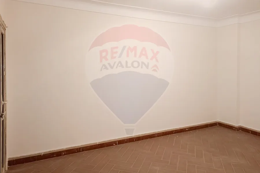 شقة للبيع 155 م ميامي (ش عبد الناصر الرئيسي)