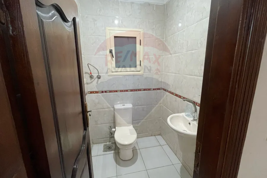 شقة للايجار 125 م العصافرة (ش جمال عبد الناصر مباشرة)