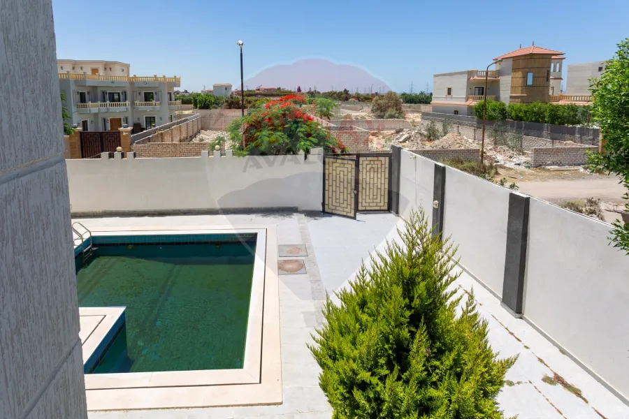 فيلا مستقلة للبيع 520 م الكينج مريوط (طريق الكافوري خلف عكنش)