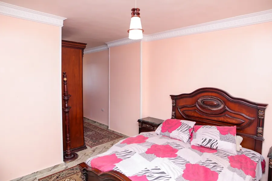 شقة للايجار مفروش 170م ستانلى (2 نمرة من البحر)