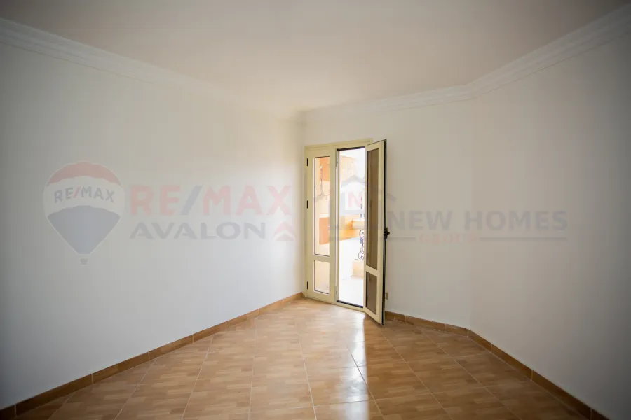 شقة للبيع 185 م لوران (متفرع من ش الاقبال)