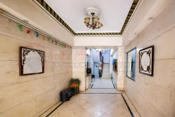 شقة للبيع 208 م لوران (ش محمد عز العرب)