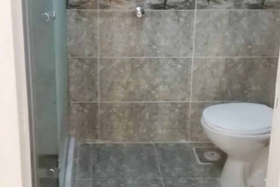 شقة للايجار 200 م جليم (علي الترام مباشرة)