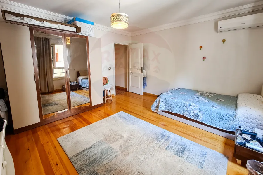 شقة للايجار 200 م رشدى (ش إبراهيم حلمى)