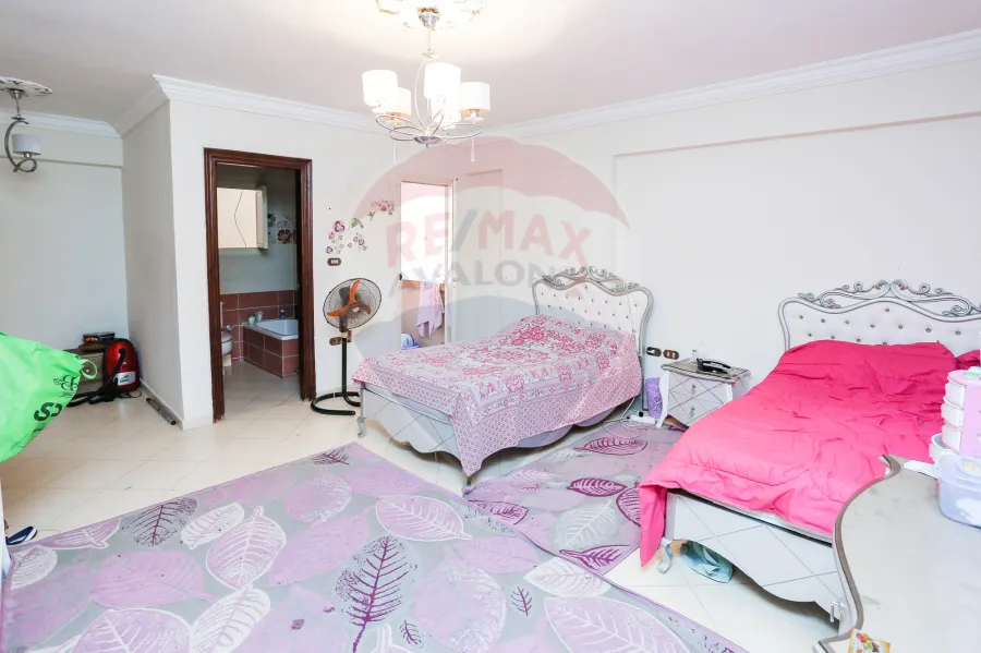 Apartment For Sale 210 m Gleem ( Steps From The Sea )