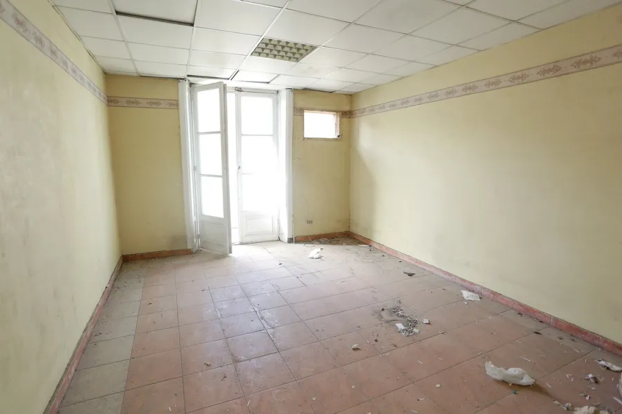 شقة إدارى للايجار550م محطة الرمل (ميدان سعد زغلول)