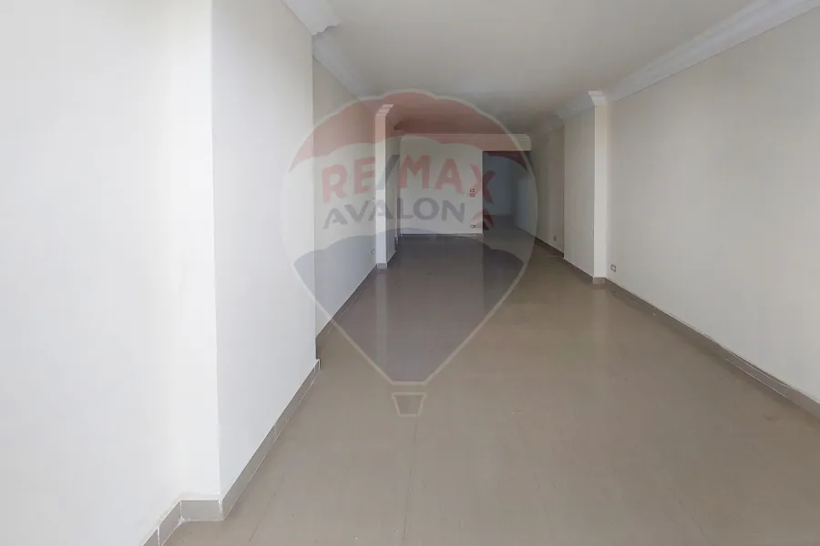 Apartment for rent 185m Louran (steps from Victoria College)