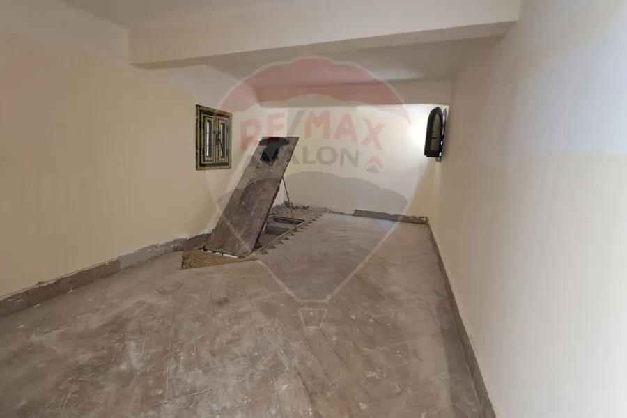 Apartment for sale 400 m Kafr Abdo (branched from Al-Ismailia st.)