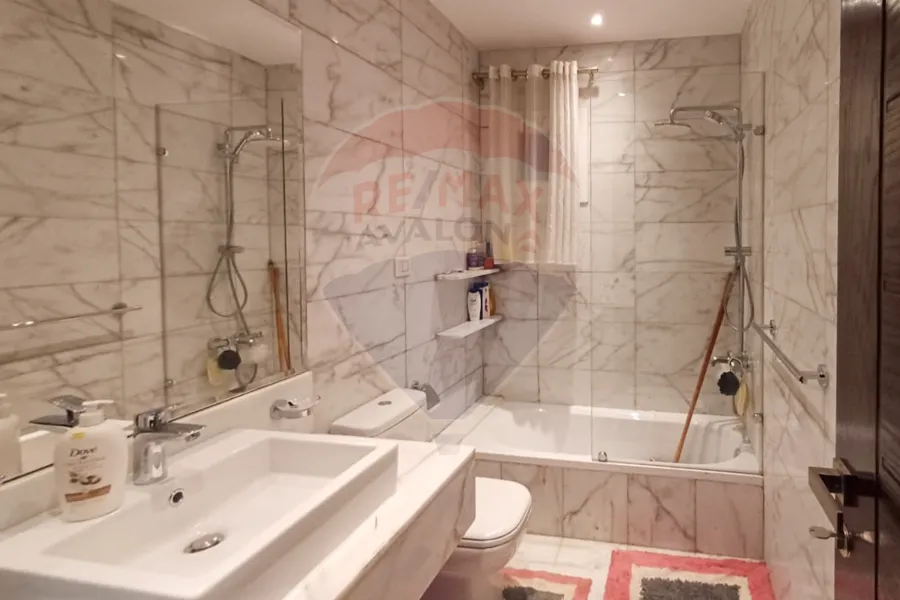 شقة دوبلكس للبيع 229 م لوران (ش احمد ذو الفقار)