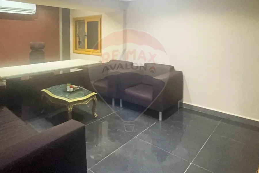 مكتب إداري للإيجار 100 م سيدي بشر (علي البحر مباشرة)