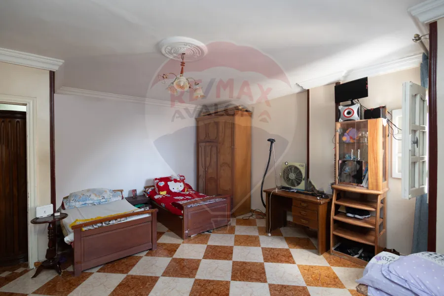 شقة للبيع 150 م سيدي بشر (بالقرب من البحر)