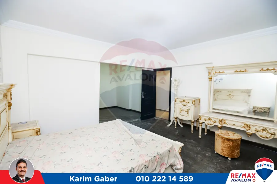 شقة للبيع 250م رشدي (شارع ابراهيم حلمي )-اول سكن